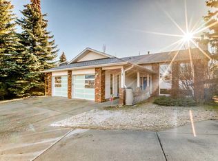24 W Kerfoot Pl, Cochrane, AB T4C1J4