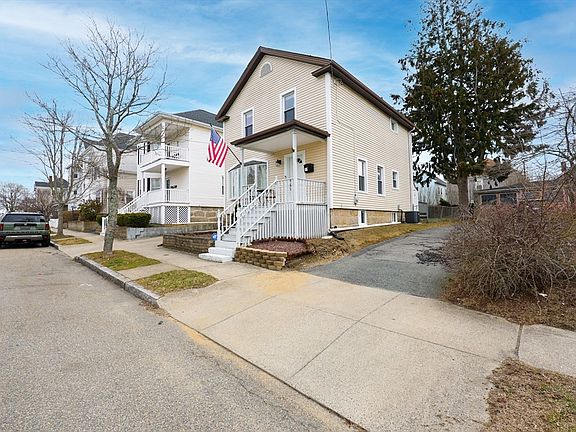 4th image of 38 Willard St