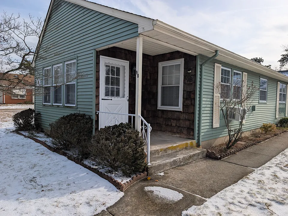 9B Spring St #9B