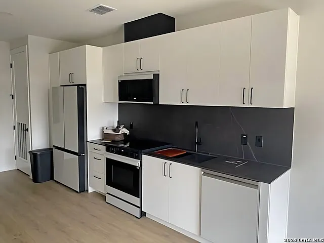 Dovetail Condominiums — Photo 4