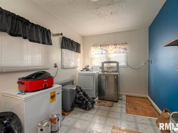 218 S 3rd St, Mound City, IL 62963