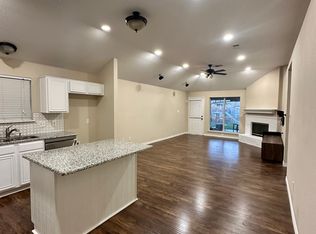 3016 Bosswood Ct, Grand Prairie, TX 75052