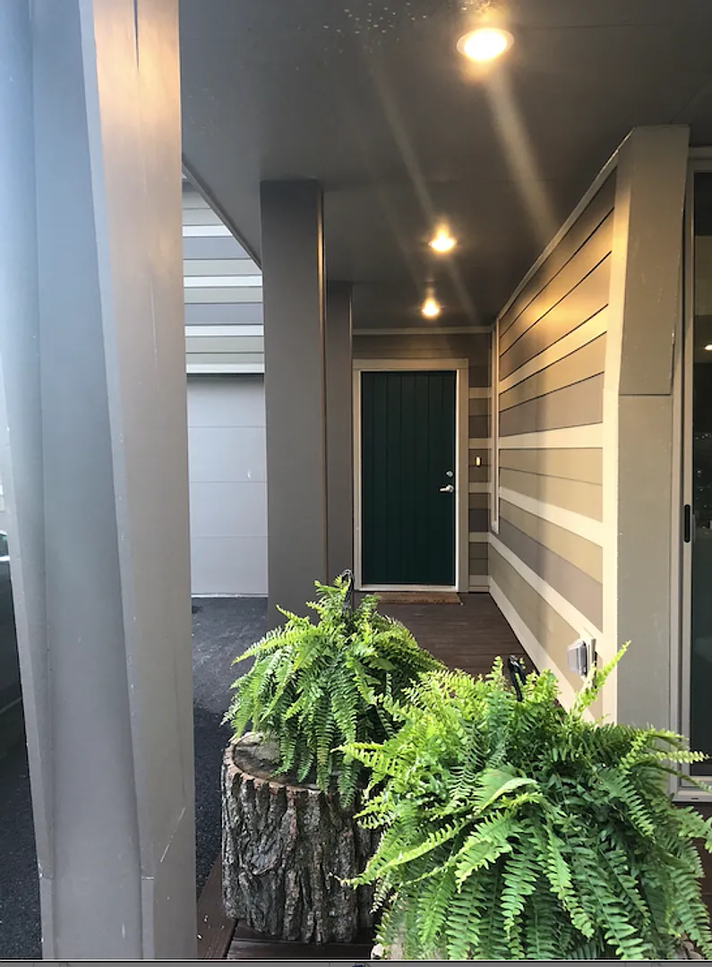 Contemporary Custom Built Energy Efficient homes Minutes from downtown & University — Photo 3