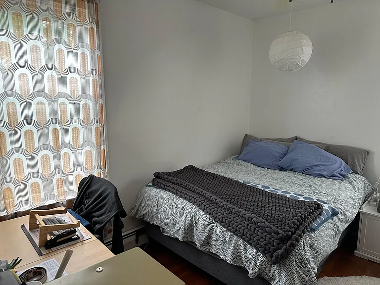 102 Rochambeau Ave — Photo 16