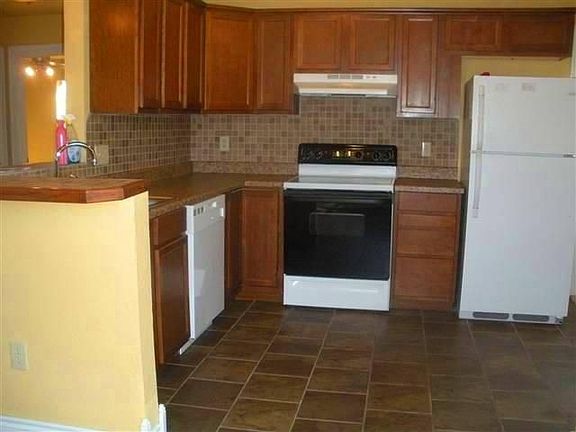 5th image of 808 NW Arlington Ave