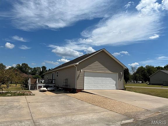 2nd image of 12048 Hidden Meadow Ln