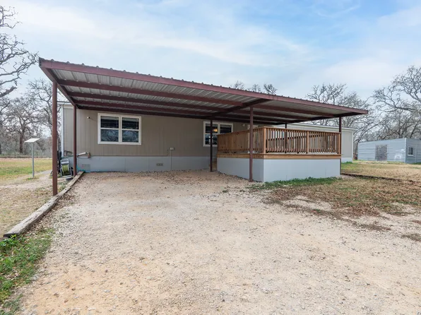 213 Oak View, La Vernia, TX 78121