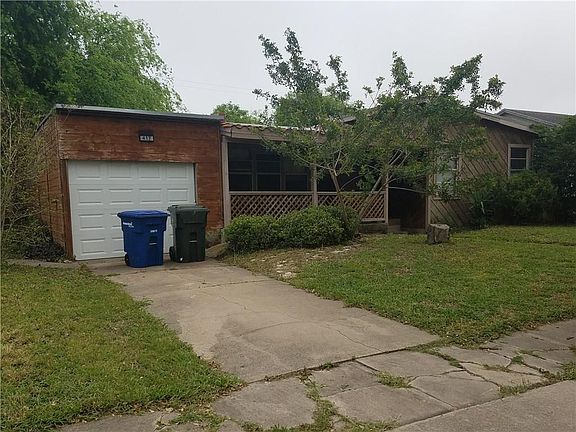 3rd image of 417 Waverly Dr