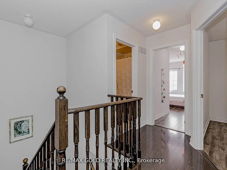 39 Chesterwood Cres — Photo 35