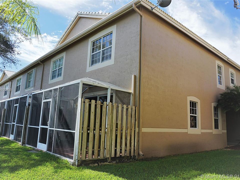 1st image of 1868 Salerno Cir