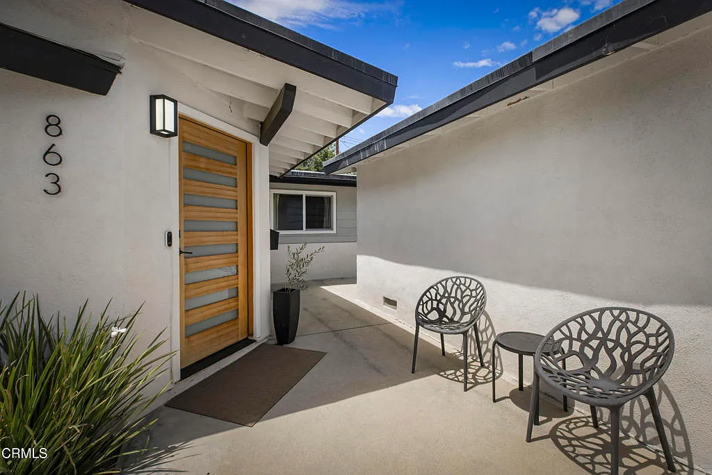 3 bed, 2.0 bath, 1517 sqft, $4,600 — Photo 4