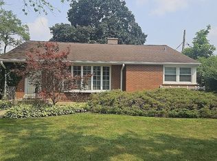 1376 Whitcomb Ave, Des Plaines, IL 60018