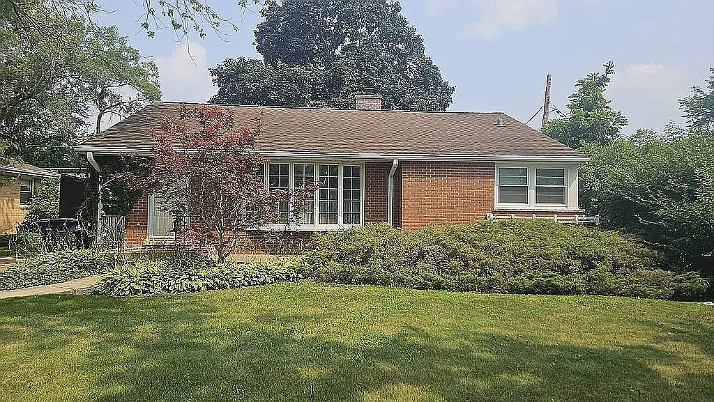 1376 Whitcomb Ave photo 1