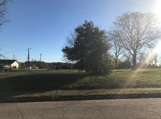 652 E Burdeshaw St, Dothan, AL 36303