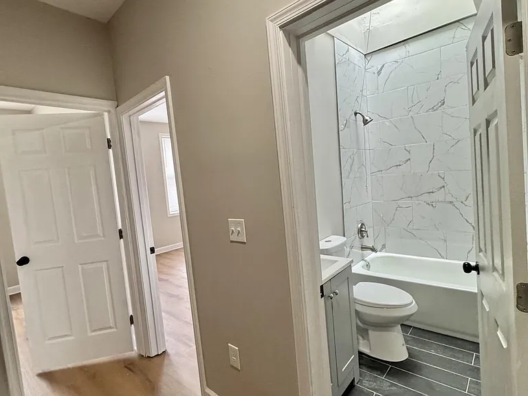 2216 Whittier Ave — Photo 10