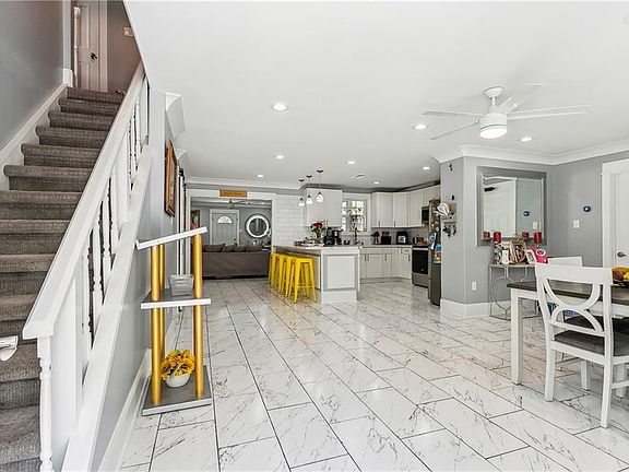 3rd image of 105 Fairfax Pl