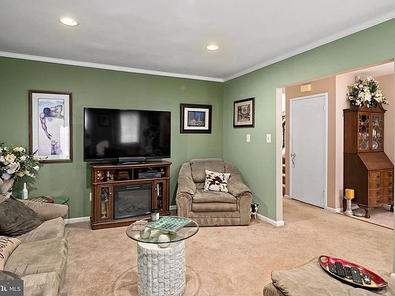 5th image of 9606 Shadow Oak Dr
