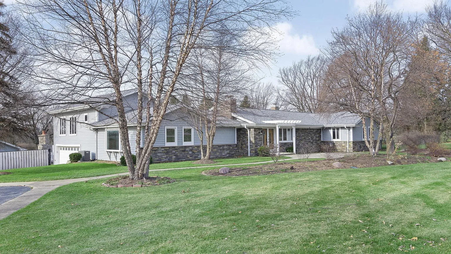 3N126 Fair Oaks Rd photo 1