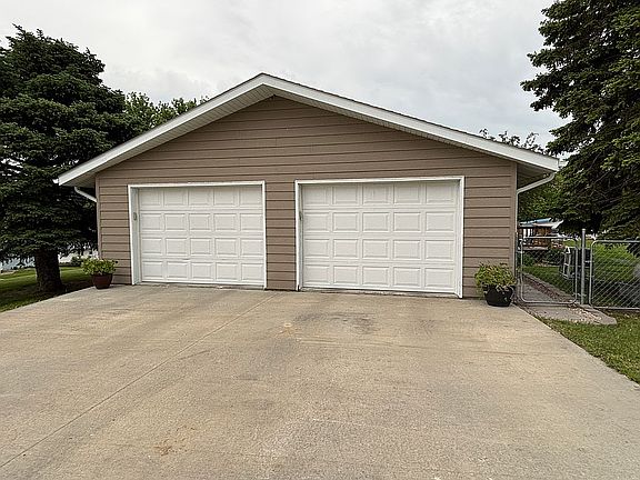 Main Floor Garage