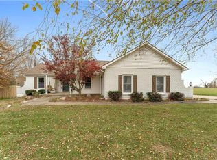 20045 Broadmoor Ln, Stilwell, KS 66085