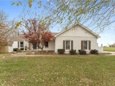 20045 Broadmoor Ln, Stilwell, KS, 66085