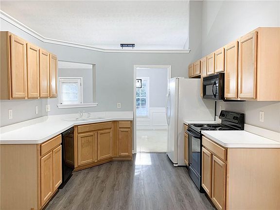 3rd image of 2343 Radcliff Dr