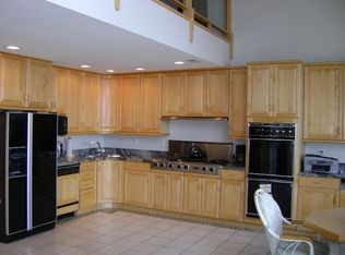 13183 Log Cabin Point, Fenton, MI 48430