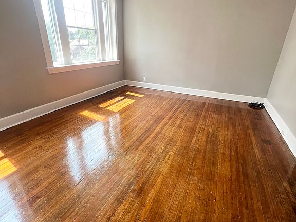 2nd image of 1415 Leigh St APT 6A