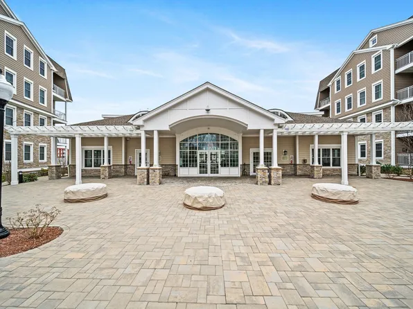 320 Middlesex Ave #F406, Medford, MA 02155