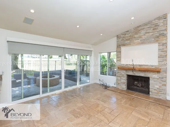 972 Ashton Ct, Vista, CA 92081