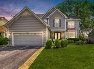 2001 Edinburgh Ln, Aurora, IL 60504