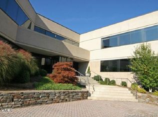 90 Grove St, Ridgefield, CT 06877