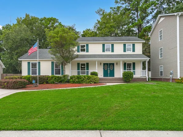 14 Manor Blvd, Hanahan, SC 29410