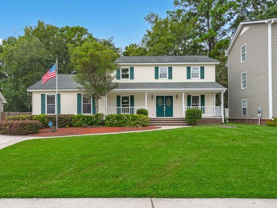 14 Manor Blvd, Hanahan, SC 29410