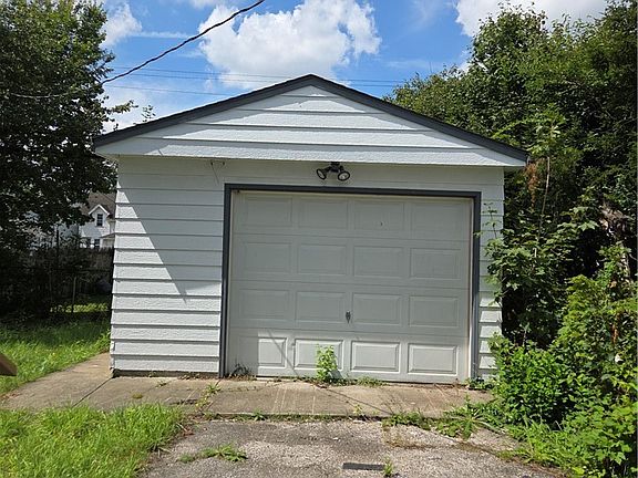 2nd image of 3618 E 105th St
