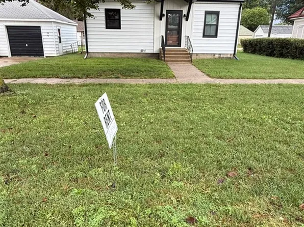 208 E Maple St, Holstein, IA 51025