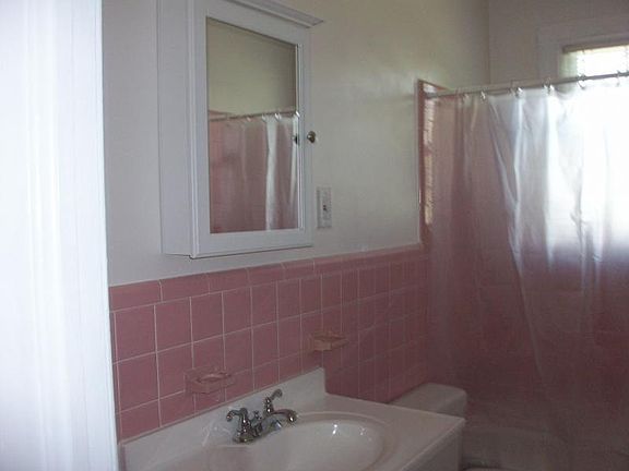 5th image of 633 13th Ave N