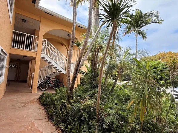 811 SE 4th Ave APT C106, Dania, FL 33004