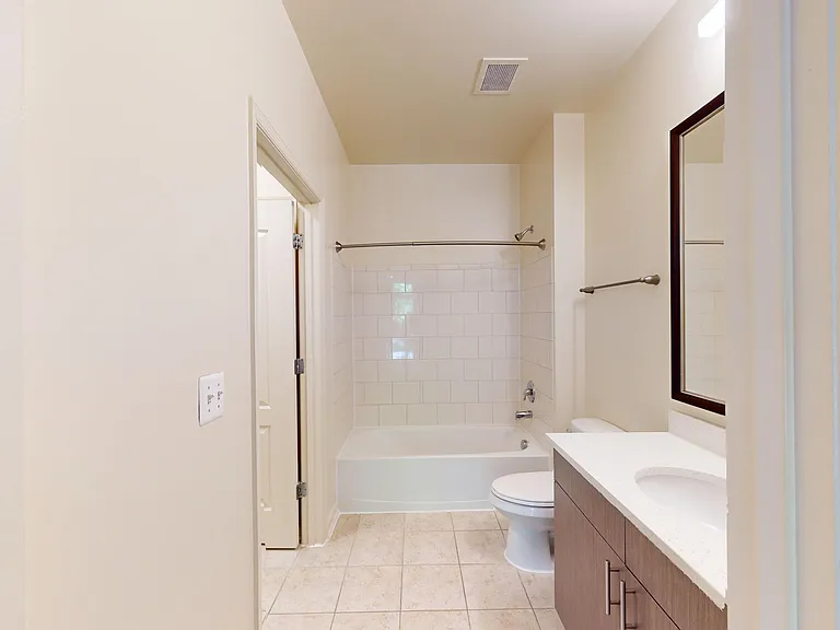 Signal Hill Apartment Homes — Photo 75