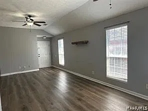 3 bed, 2.0 bath, 1377 sqft, $1,595 — Photo 4