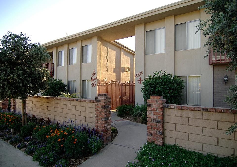 1st image of 6235 Comstock Ave APT 6
