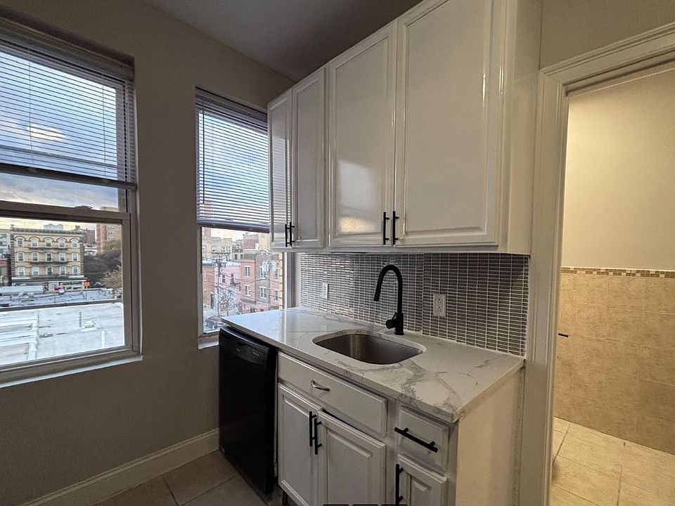 1st image of 6122 Monroe Pl #17