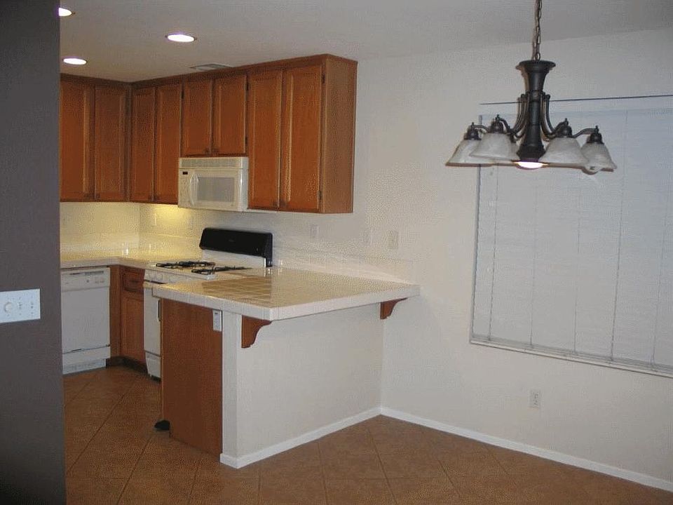 2nd image of 1289 Mandeville Dr