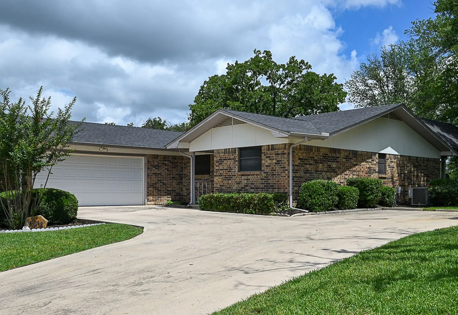 Beautiful 3 bedroom 2 bath Runaway Bay, TX — Photo 2