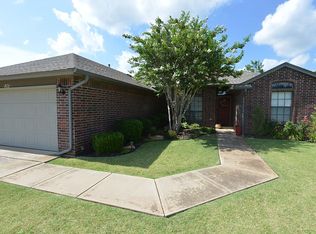 1621 Victoria Dr, Edmond, OK 73003