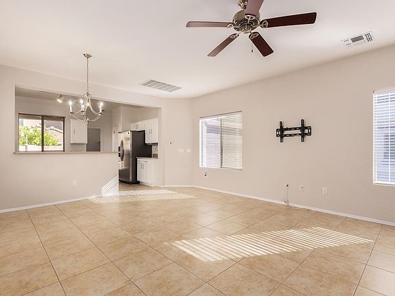 3rd image of 171 W Camino Espiga
