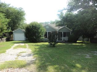 206 E Lloyd St, Krum, TX 76249