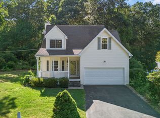 62 Ridgewood Dr, Norwich, CT 06360