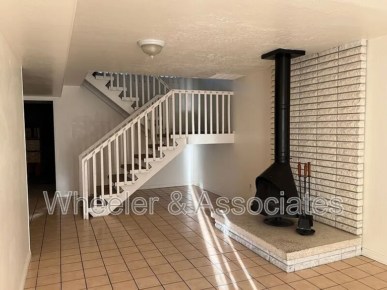 4083 S Porter Ave — Photo 16