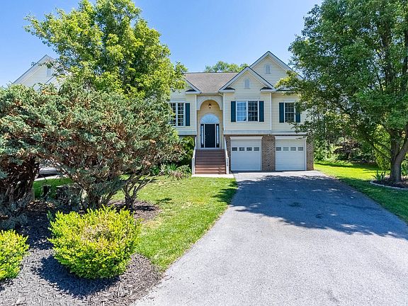 2nd image of 156 Chelsea Cir